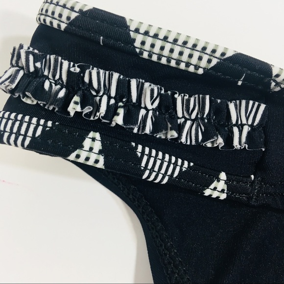 Kenneth Cole Reaction | Black & White Tankini XL - Picture 8 of 8